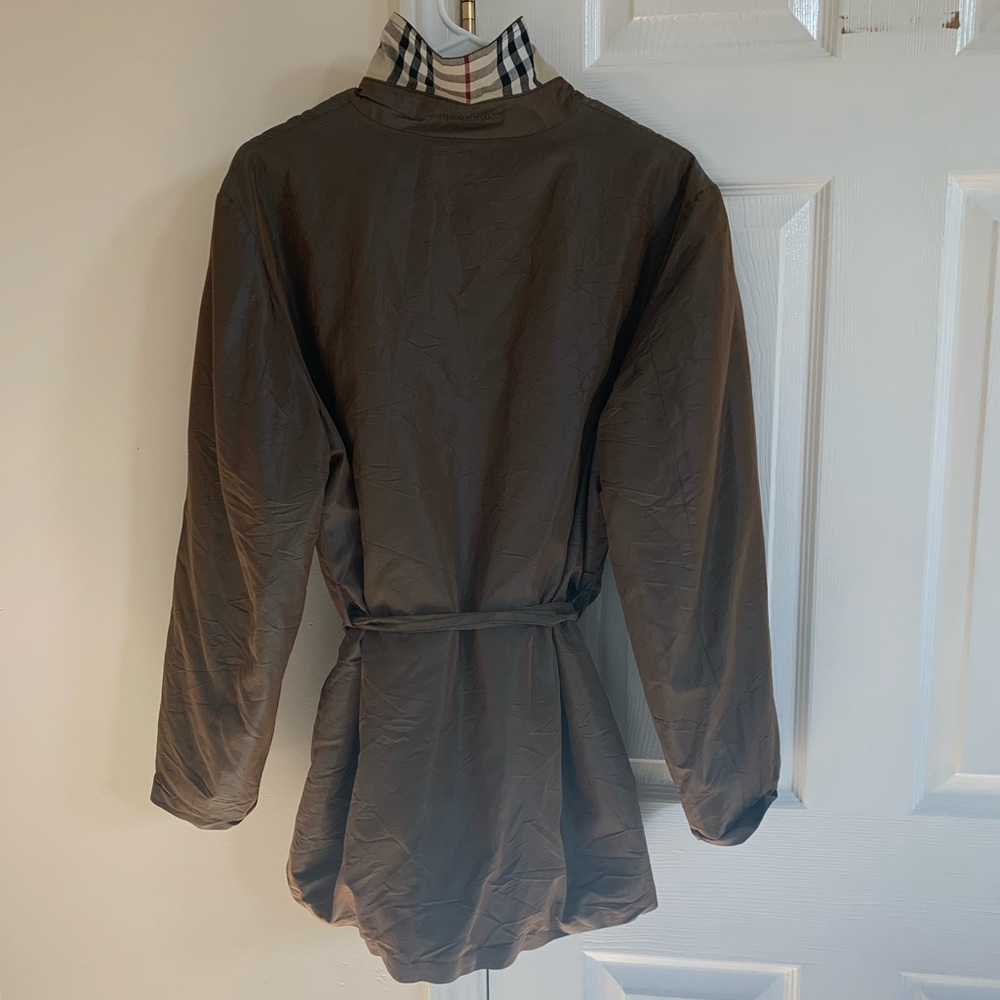 Burberry Light Weight Coat - Picture 2 of 7